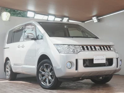 MITSUBISHI DELICA D5