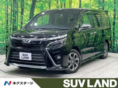TOYOTA VOXY 2018 с аукциона, 2000cc, пробег 16 000 км