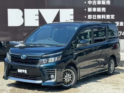 TOYOTA VOXY