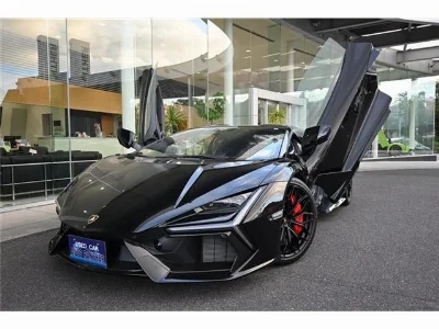 LAMBORGHINI REVUELTO