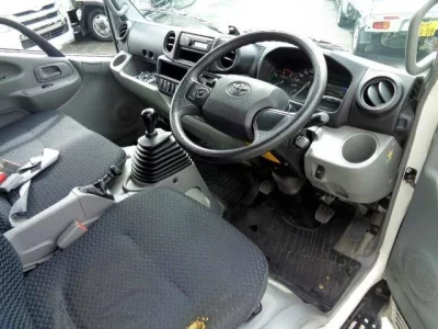 TOYOTA DYNA