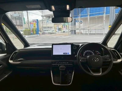 TOYOTA VOXY  с аукциона, 2000cc, пробег 48 000 км