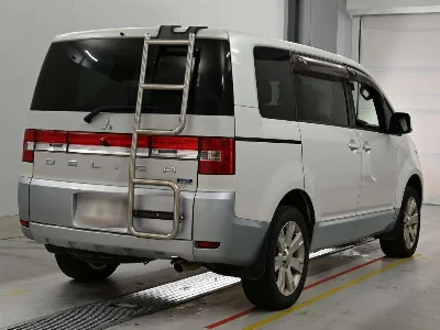 MITSUBISHI DELICA D5