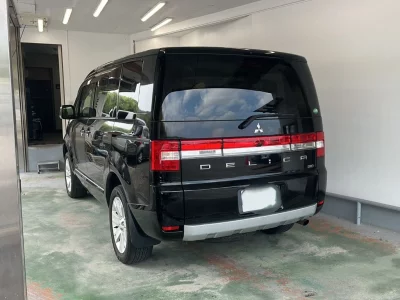 MITSUBISHI DELICA D5