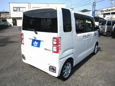 DAIHATSU WAKE