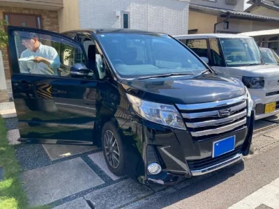 TOYOTA NOAH
