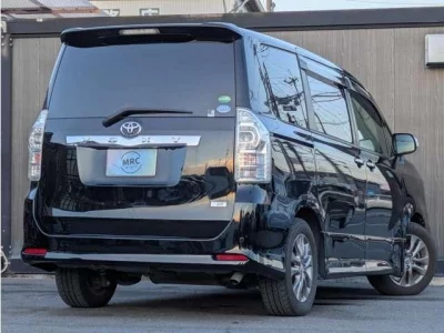 TOYOTA VOXY 2013 с аукциона, 2000cc, пробег 77 000 км