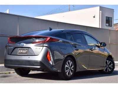 TOYOTA PRIUS PHV