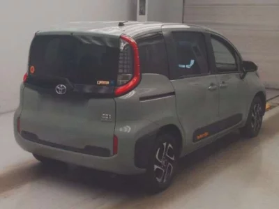 TOYOTA SIENTA 2023 с аукциона, 1500cc, пробег 44 000 км