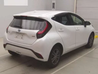 TOYOTA AQUA 2021 с аукциона, 1500cc, пробег 51 000 км