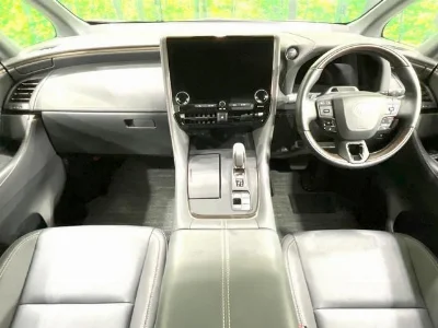 TOYOTA ALPHARD 2025 с аукциона, 2500cc, пробег 12 000 км