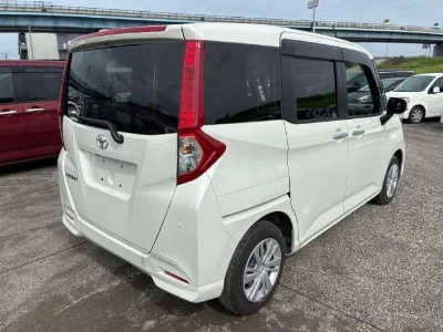 TOYOTA ROOMY 2024 с аукциона, 1000cc, пробег 4 000 км
