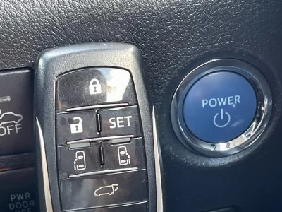 TOYOTA VELLFIRE 2016 с аукциона, 2500cc, пробег 90 000 км