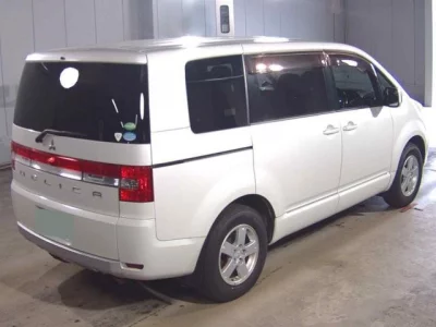 MITSUBISHI DELICA D5
