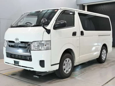 TOYOTA HIACE VAN