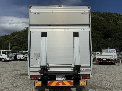 MITSUBISHI CANTER
