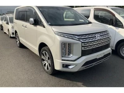 MITSUBISHI DELICA D5