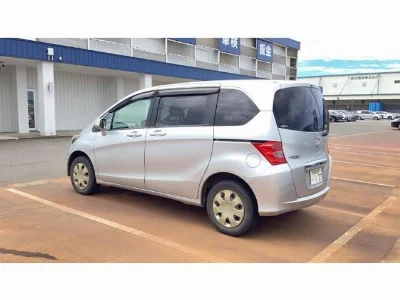 HONDA FREED 2011 с аукциона, 1500cc, пробег 154 000 км
