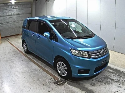 HONDA FREED SPIKE 2013 с аукциона, 1500cc, пробег 83 000 км