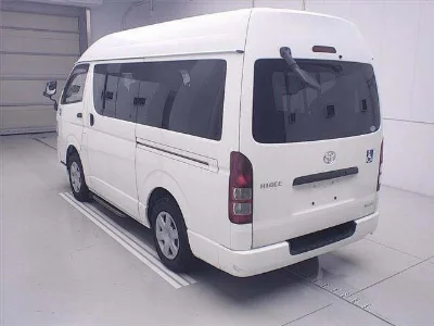 TOYOTA HIACE VAN 2013 с аукциона, 2000cc, пробег 60 000 км