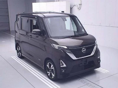 NISSAN ROOX  с аукциона, 660cc, пробег 13 000 км