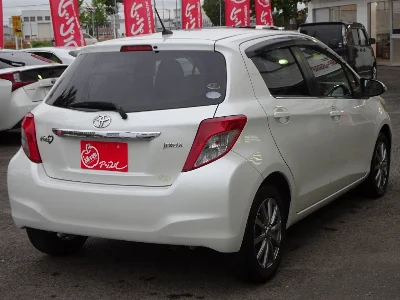 TOYOTA VITZ