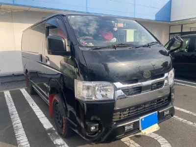 TOYOTA HIACE VAN