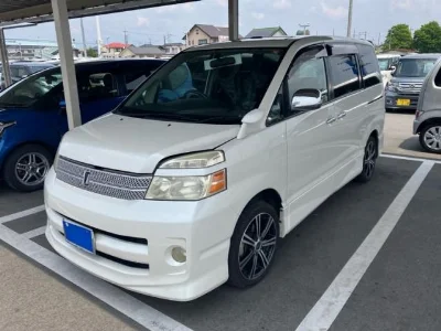TOYOTA VOXY 2006 с аукциона, 2000cc, пробег 92 000 км