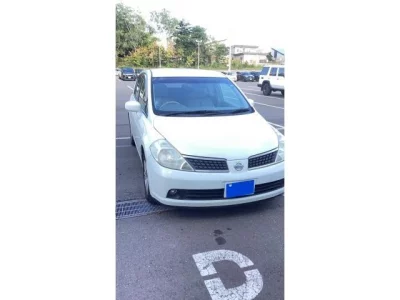 NISSAN TIIDA