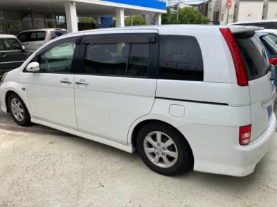 TOYOTA ISIS 2010 с аукциона, 1800cc, пробег 109 000 км
