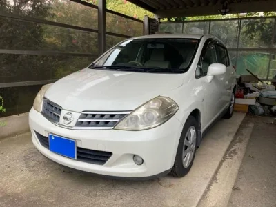 NISSAN TIIDA