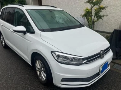VOLKSWAGEN GOLF TOURAN