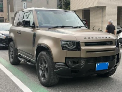 LAND ROVER DEFENDER