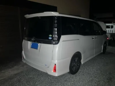 TOYOTA VOXY 2015 с аукциона, 2000cc, пробег 130 000 км