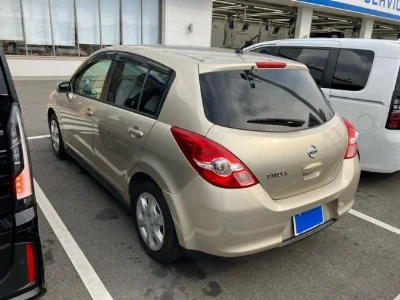 NISSAN TIIDA