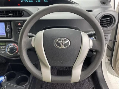 TOYOTA AQUA 2014 с аукциона, 1500cc, пробег 107 000 км