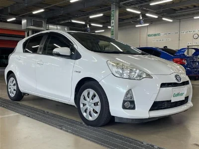 TOYOTA AQUA 2013 с аукциона, 1500cc, пробег 75 000 км