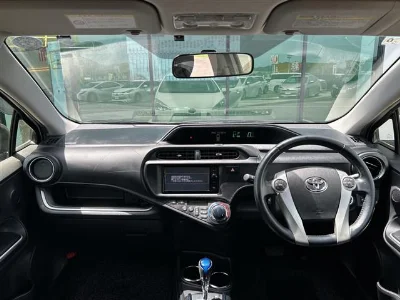 TOYOTA AQUA 2013 с аукциона, 1500cc, пробег 98 000 км