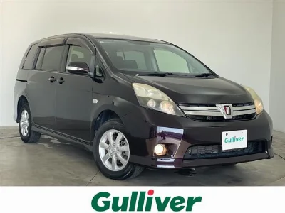 TOYOTA ISIS 2013 с аукциона, 1800cc, пробег 98 000 км