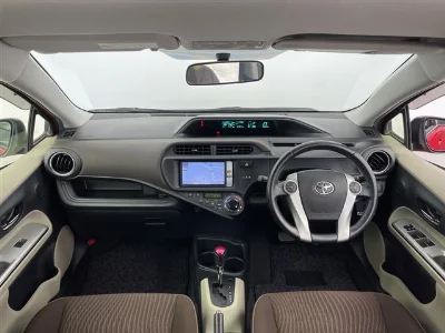 TOYOTA AQUA 2012 с аукциона, 1500cc, пробег 77 000 км