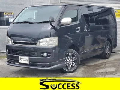TOYOTA HIACE VAN