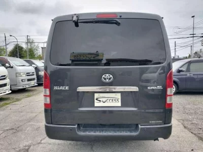 TOYOTA HIACE VAN