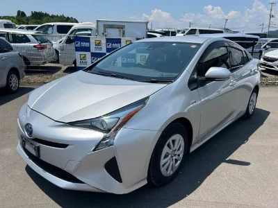 TOYOTA PRIUS 2017 с аукциона, 1790cc, пробег 261 000 км
