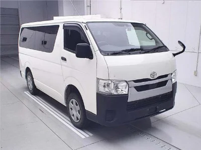 TOYOTA HIACE VAN 2020 с аукциона, 2800cc, пробег 143 000 км