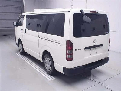 TOYOTA HIACE VAN 2020 с аукциона, 2800cc, пробег 143 000 км