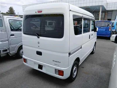 SUZUKI EVERY VAN 2023 с аукциона, 660cc, пробег 25 000 км