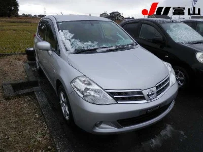 NISSAN TIIDA