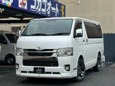 TOYOTA HIACE VAN