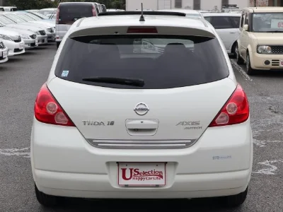 NISSAN TIIDA