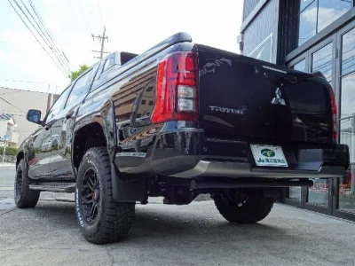 MITSUBISHI TRITON